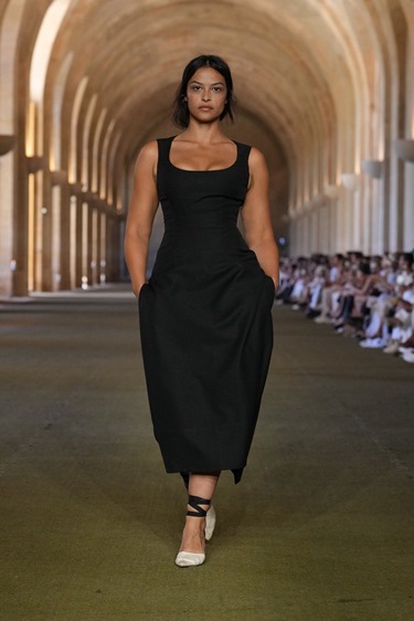 الريف الفرنسي بلمسات معاصرة في مجموعة Jacquemus ربيع 2026